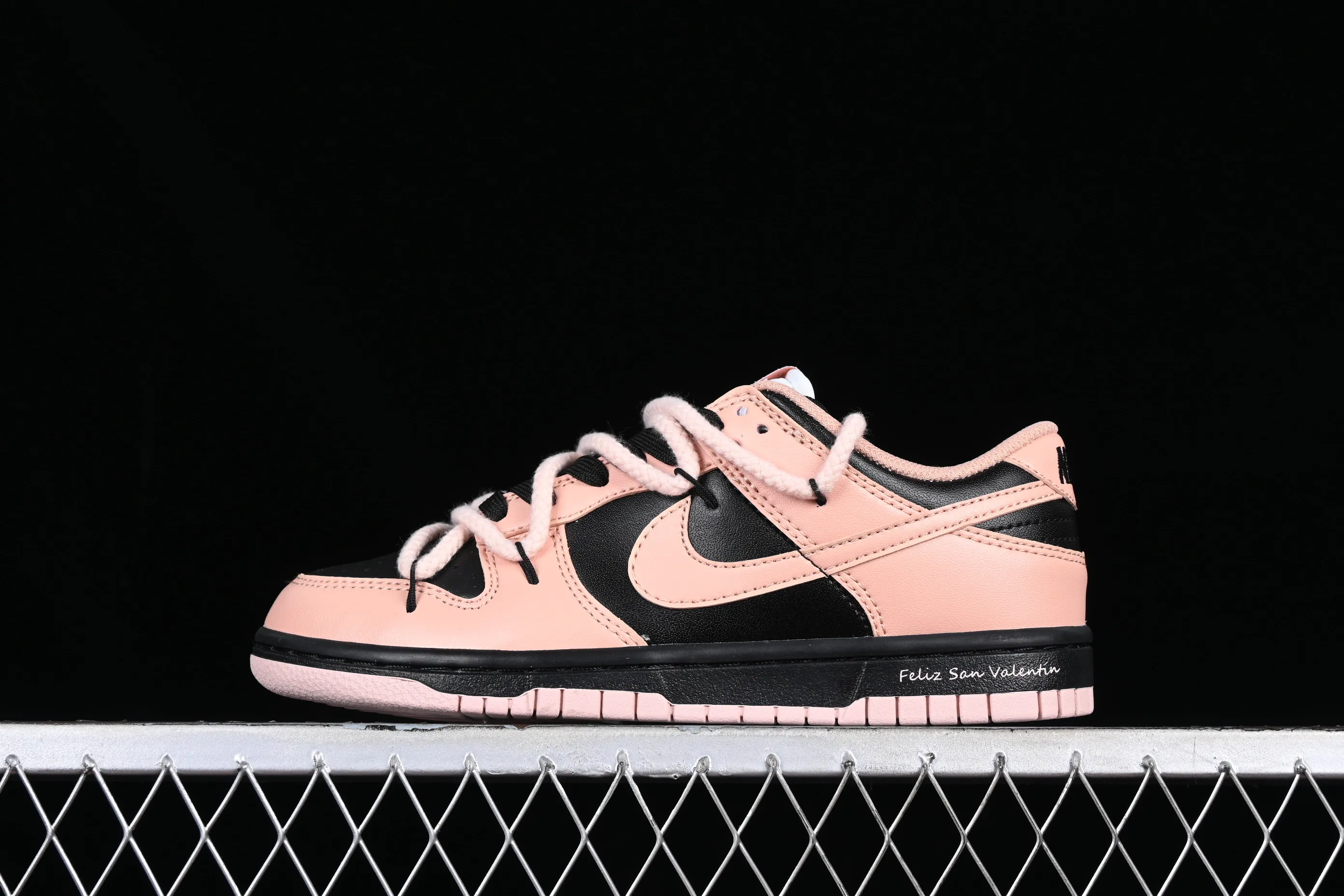 All Categories Nk SB Dunk Series Nk SB Dunk Low Low-top Sneakers Nk Dunk Low Steam Puppet Midnight Whiskey Sweet Cool Style Customized Deconstructed Strap Casual Sneakers DD1503-601